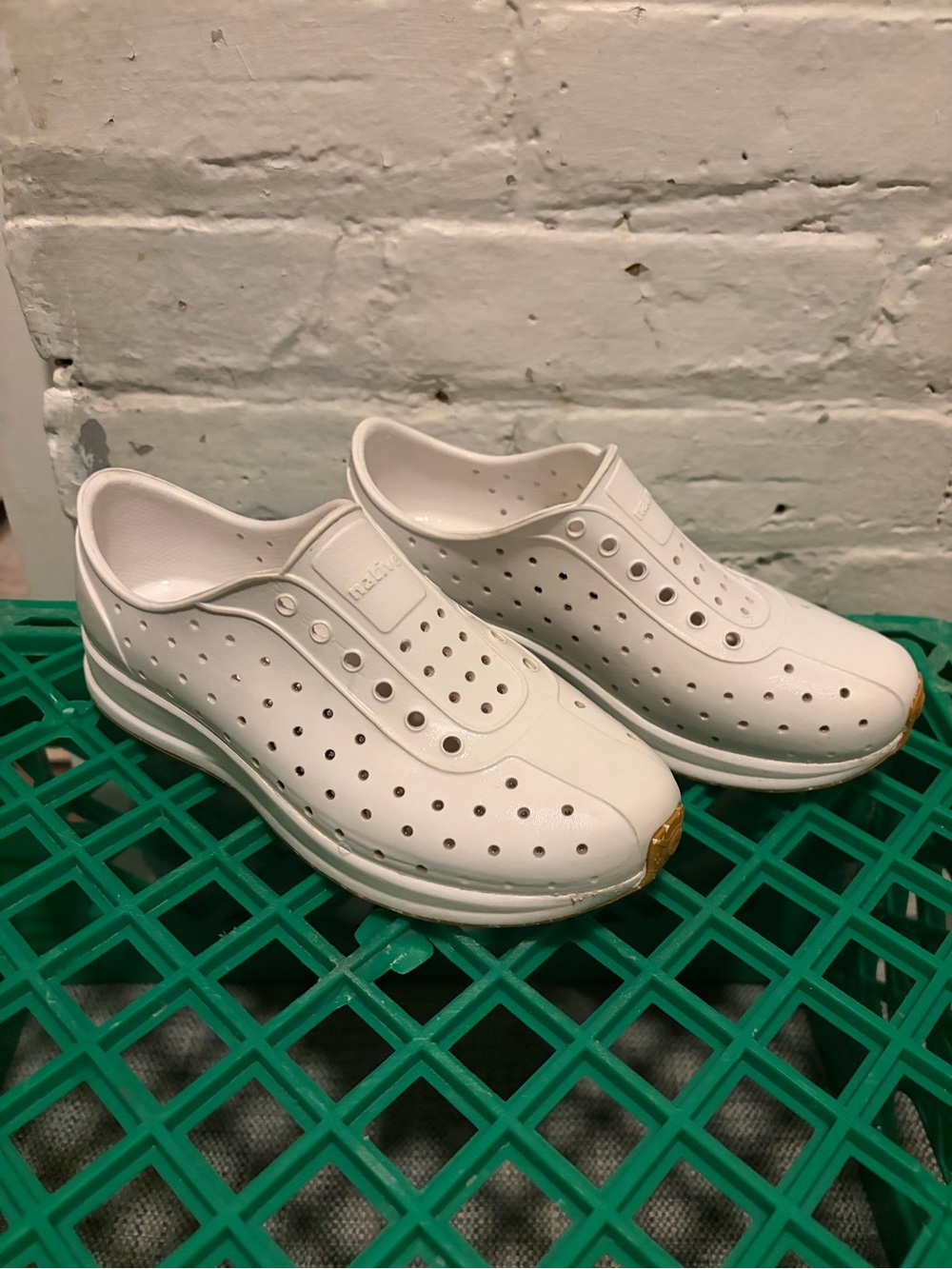 Native Robbie Kids White Slip On Sneakers Size 3